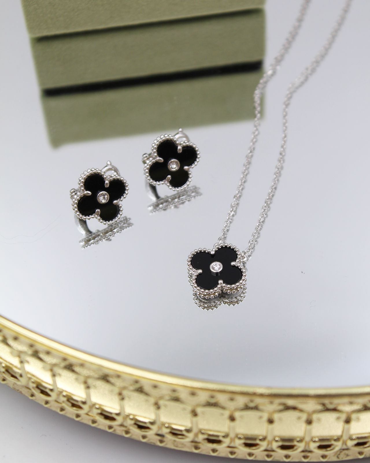 Van cleef jewelry set