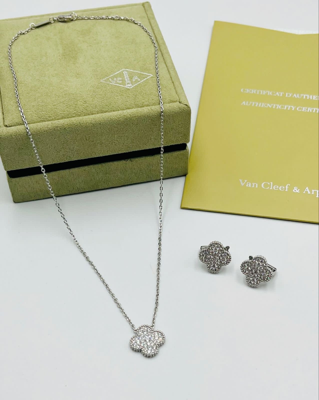 Van cleef jewelry set