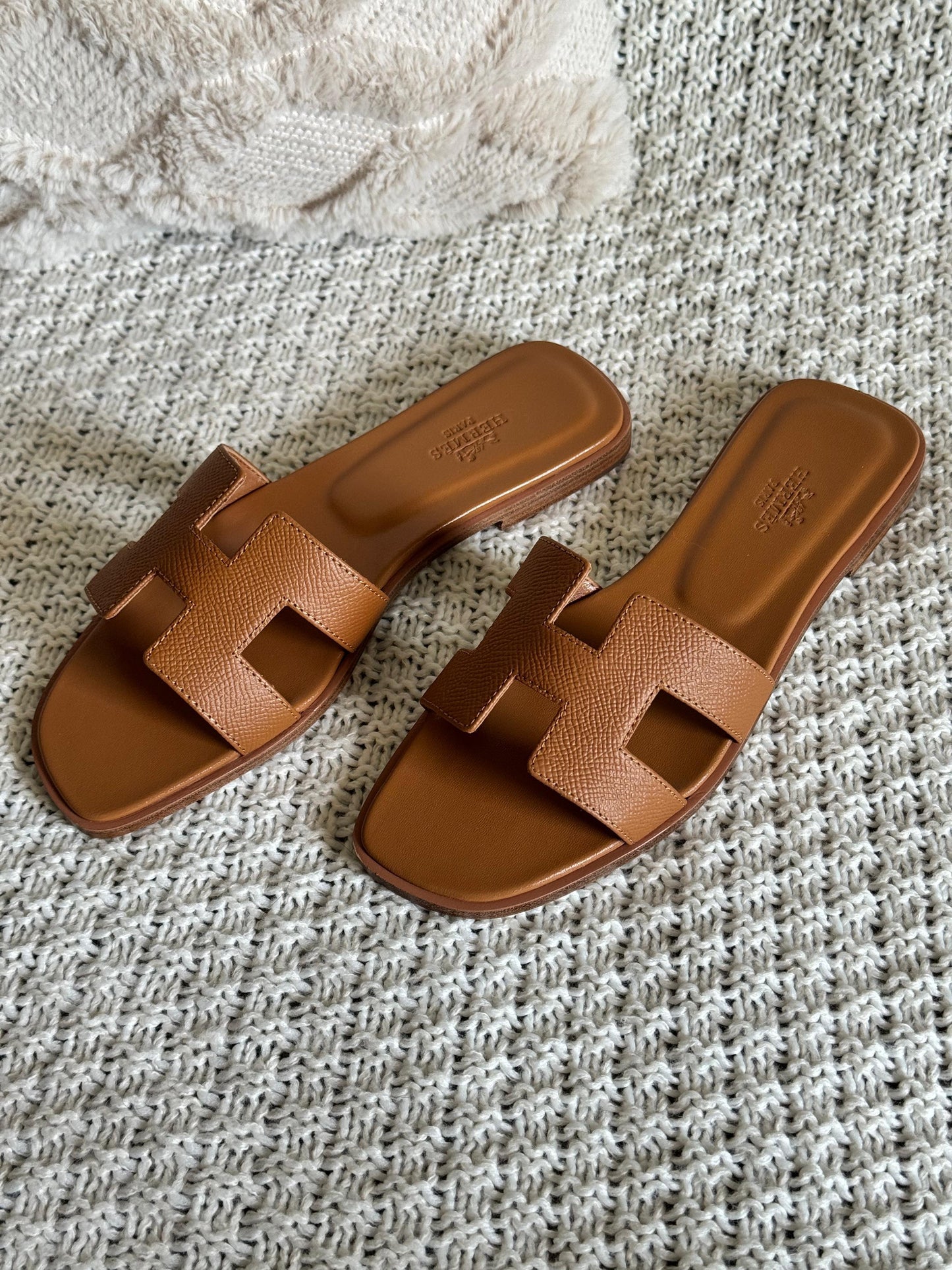 Hermes slippers - brown