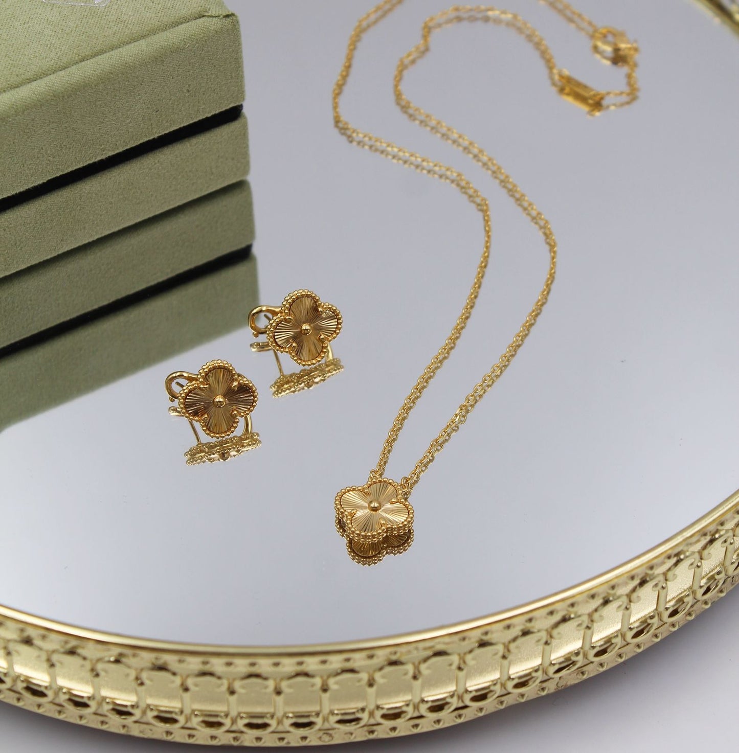 Van cleef jewelry set