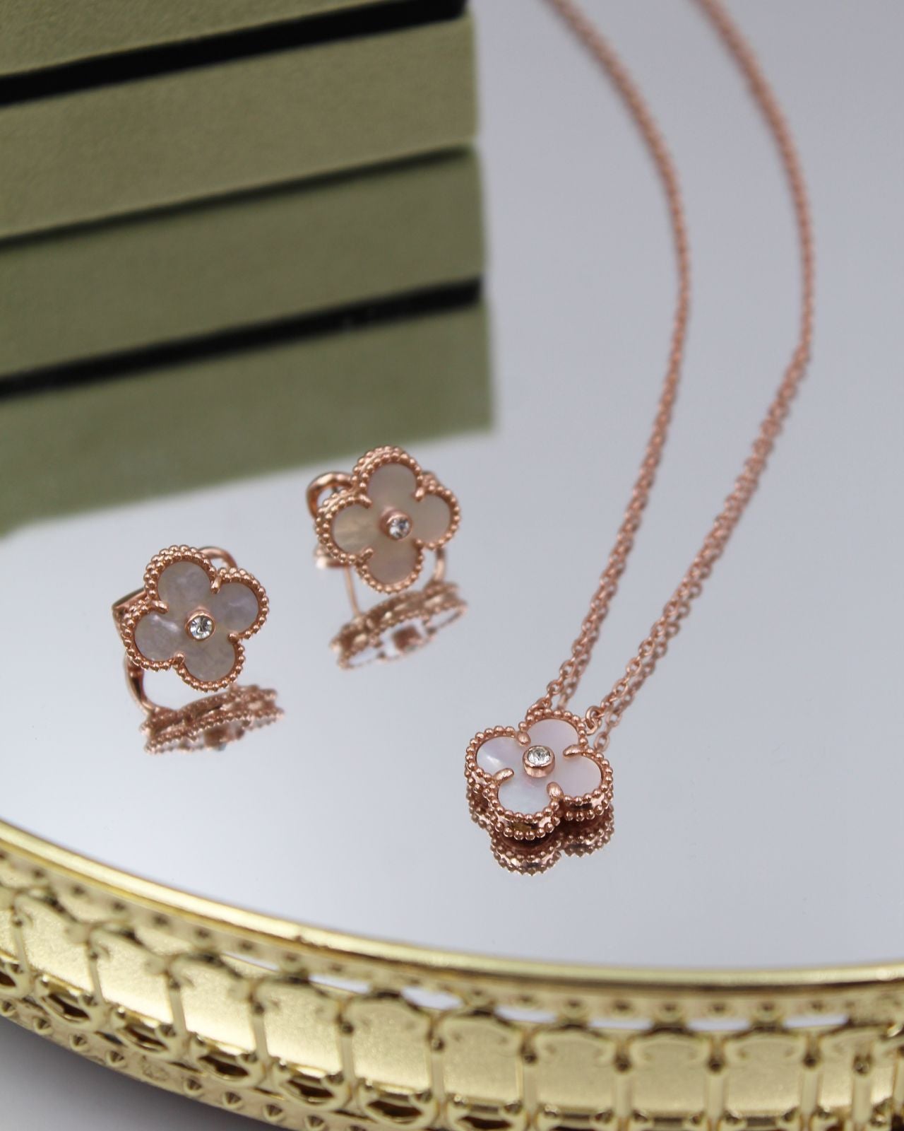 Van cleef jewelry set