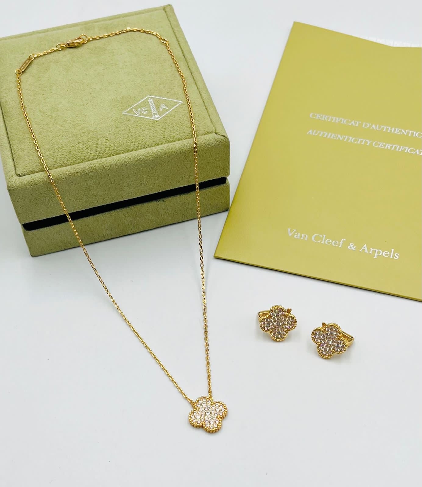 Van cleef jewelry set