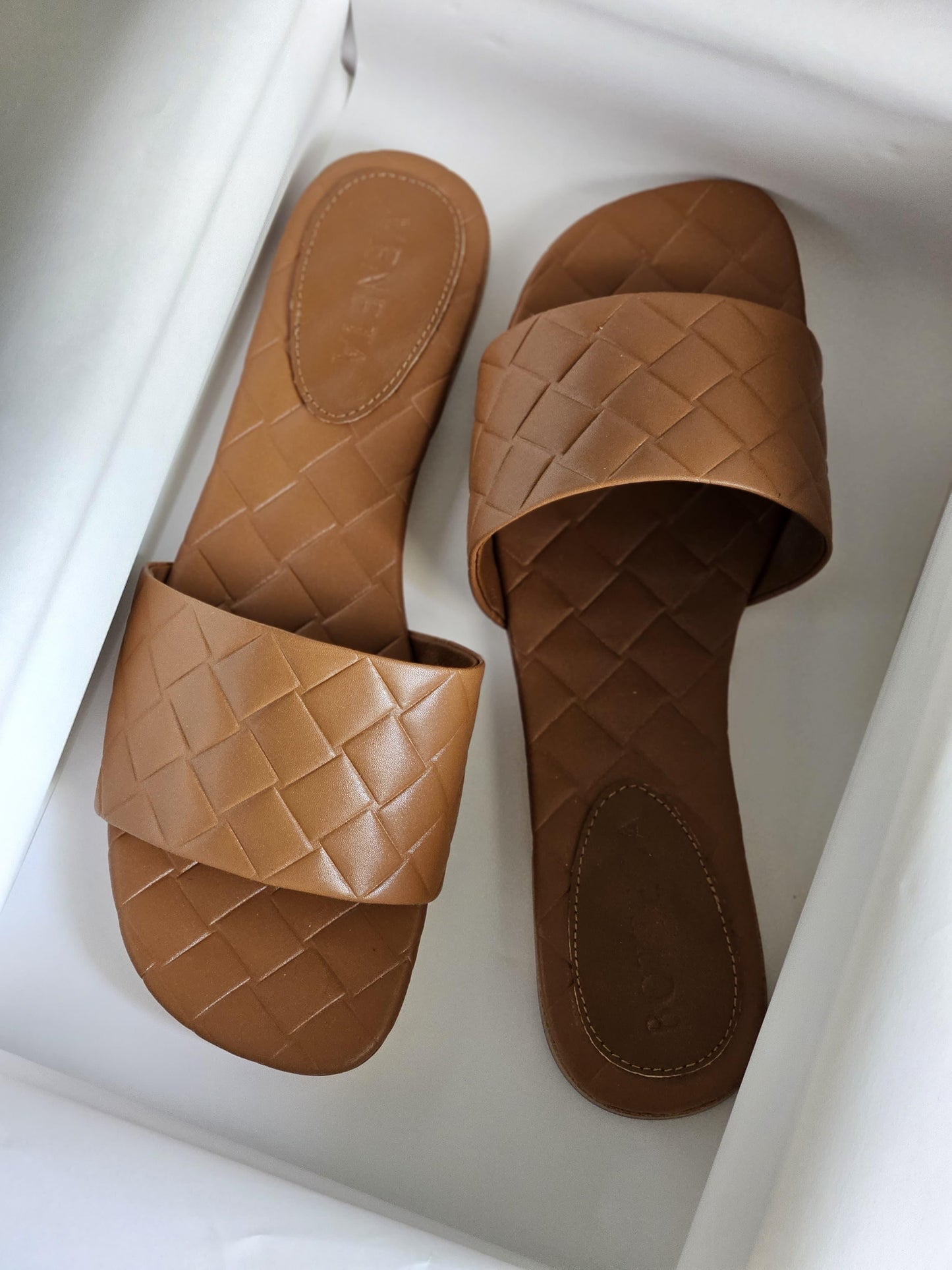 Bottega slippers brown