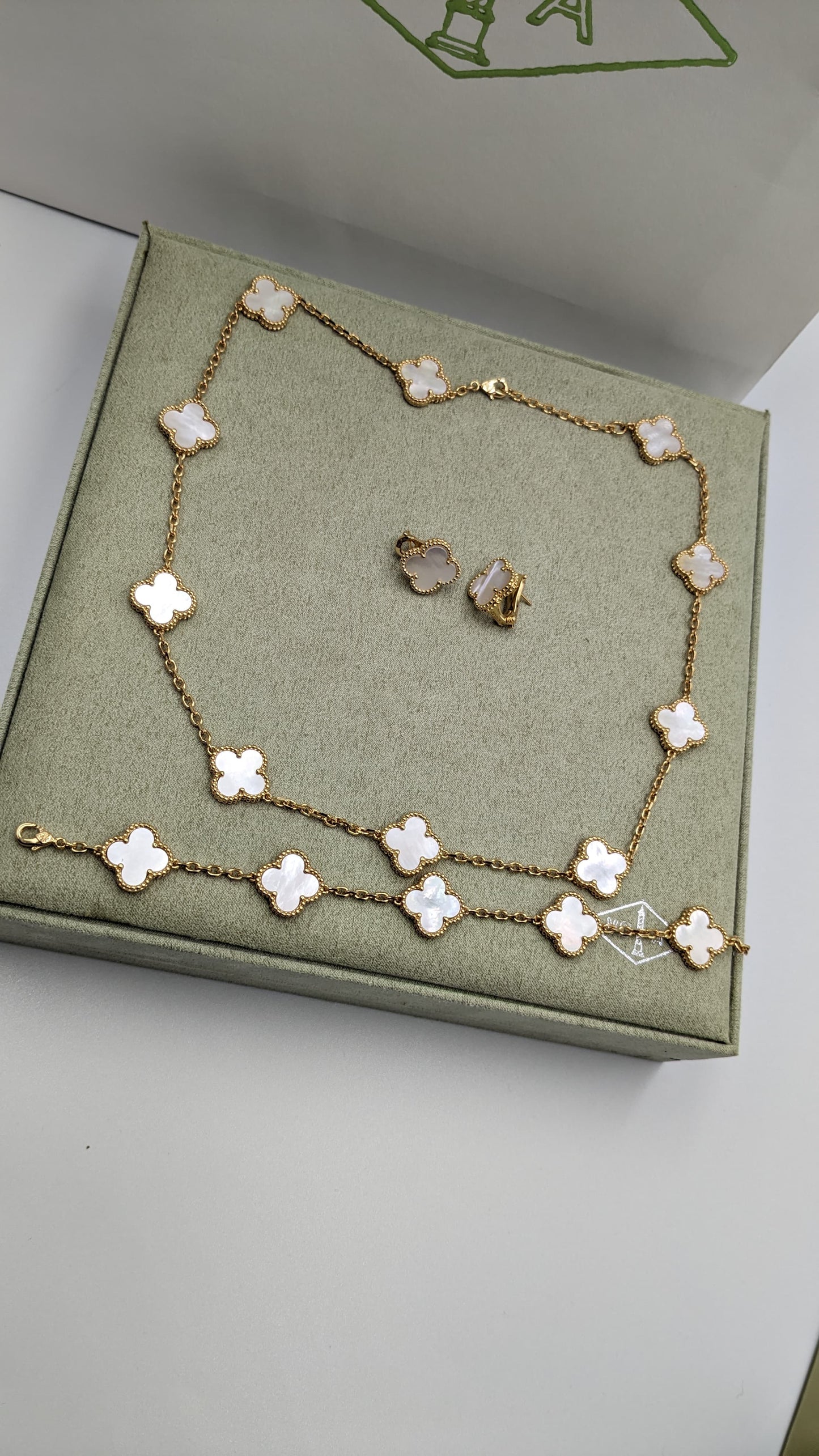 Van cleef jewelry set