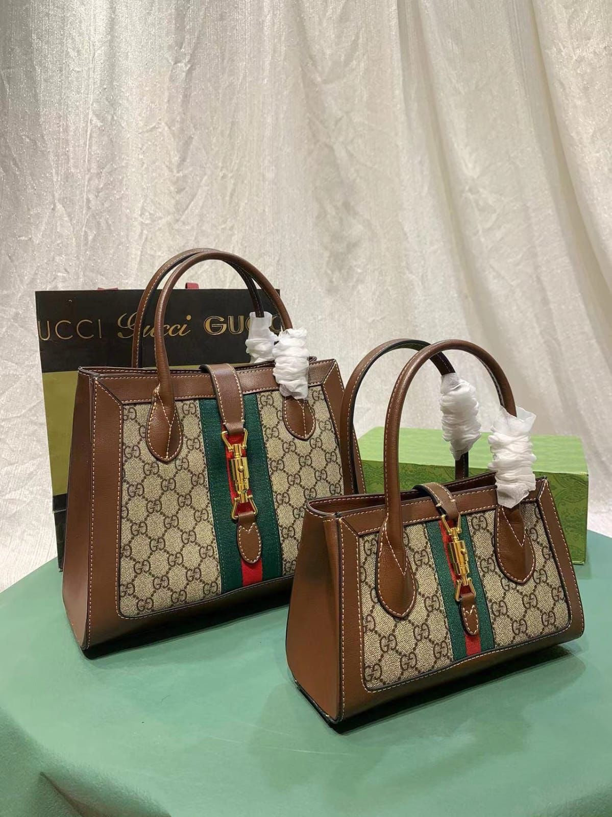 Gucci bag 425/450