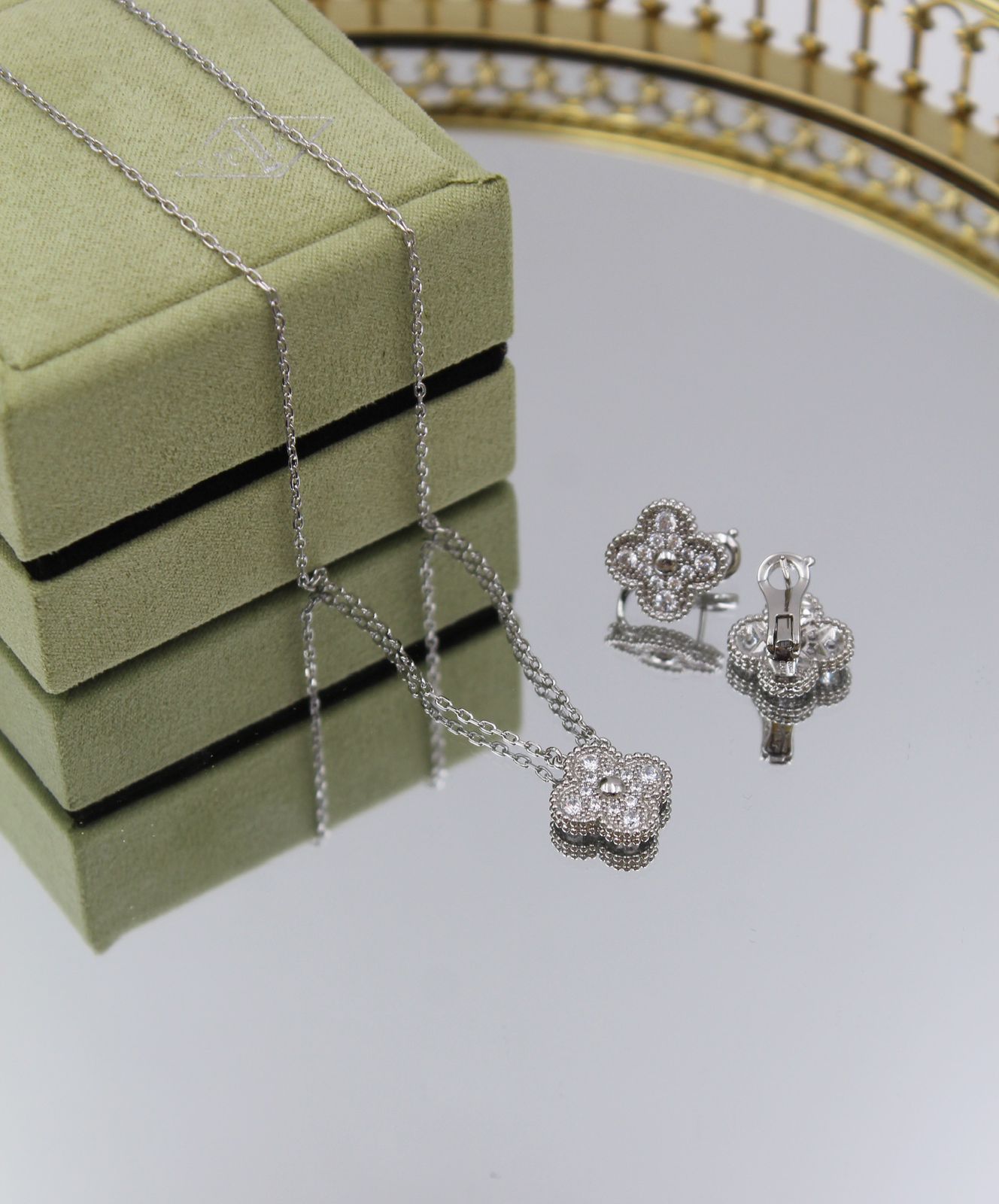 Van cleef jewelry set