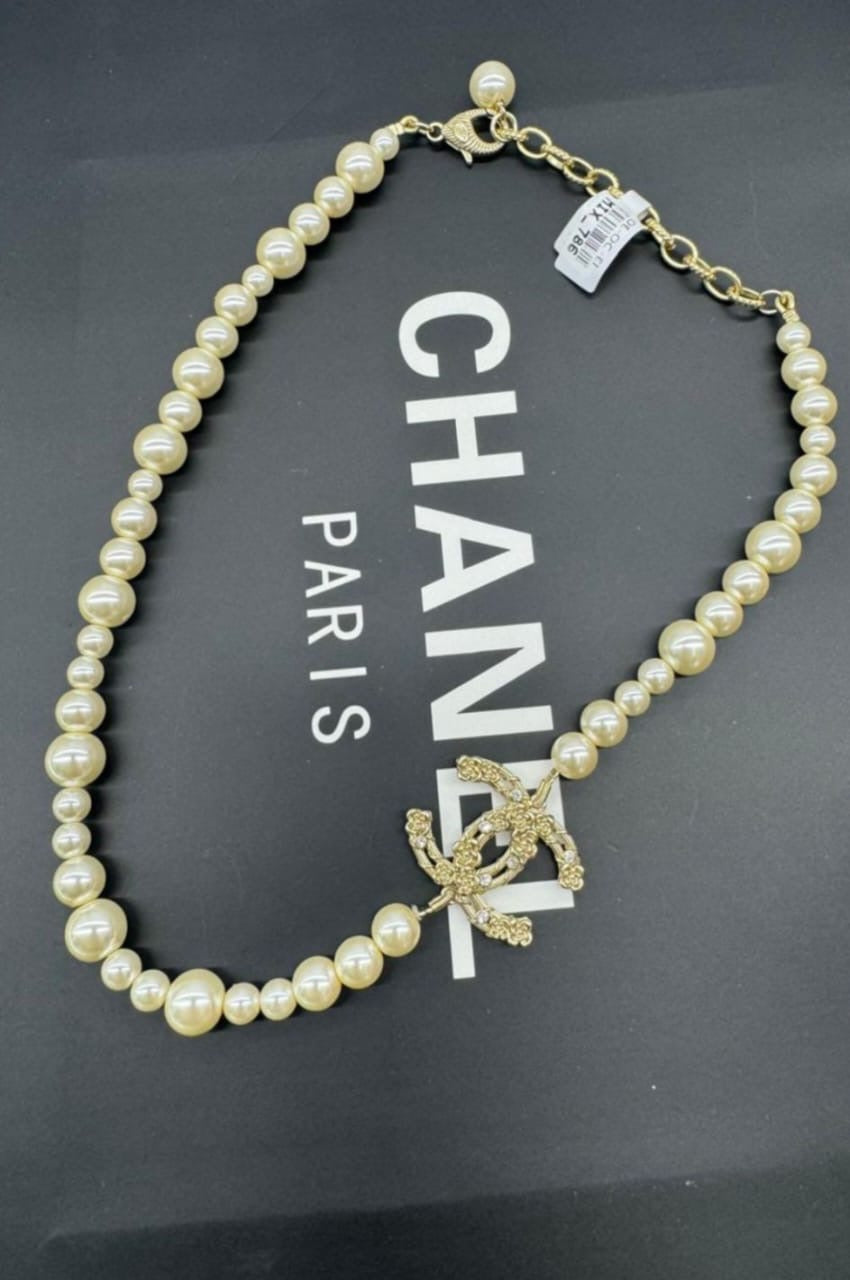 Chanel necklace - pearl