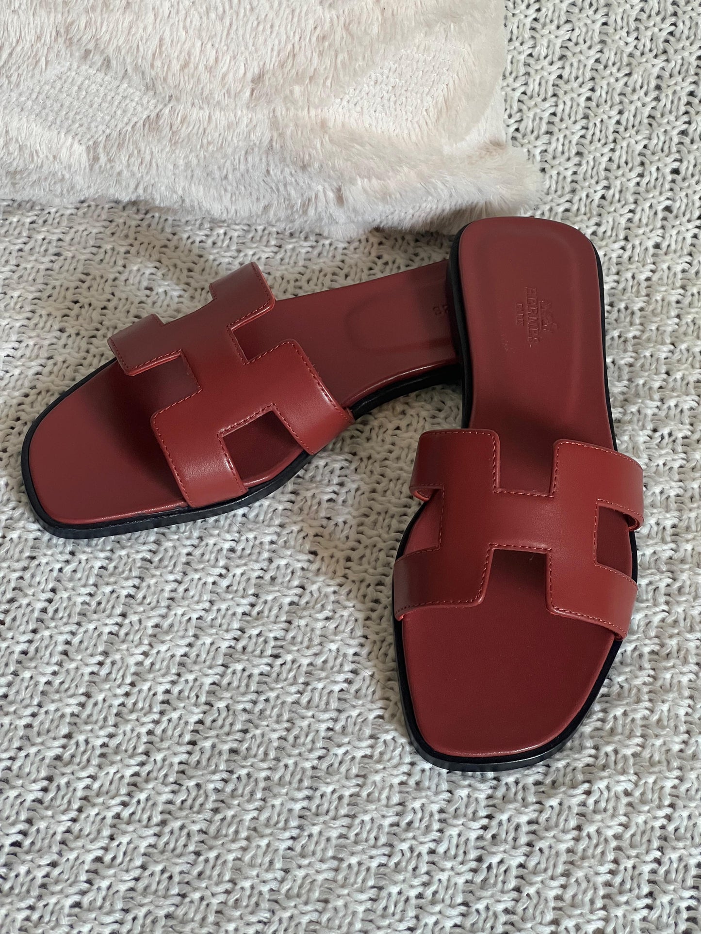 Hermes slippers maroon