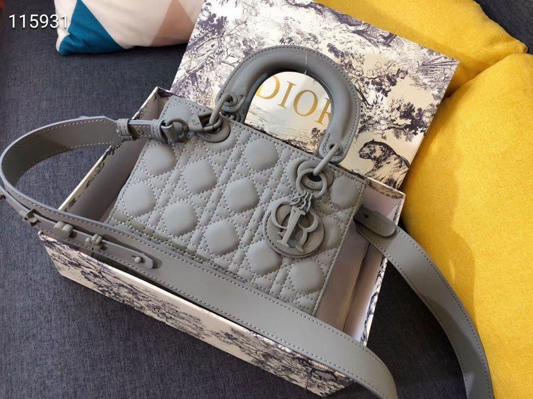 Lady dior bag 20 cm