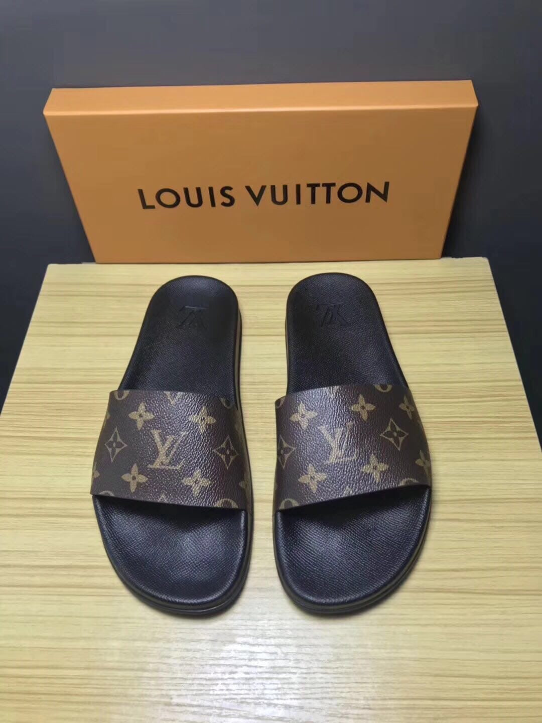 Lv slippers black and brown