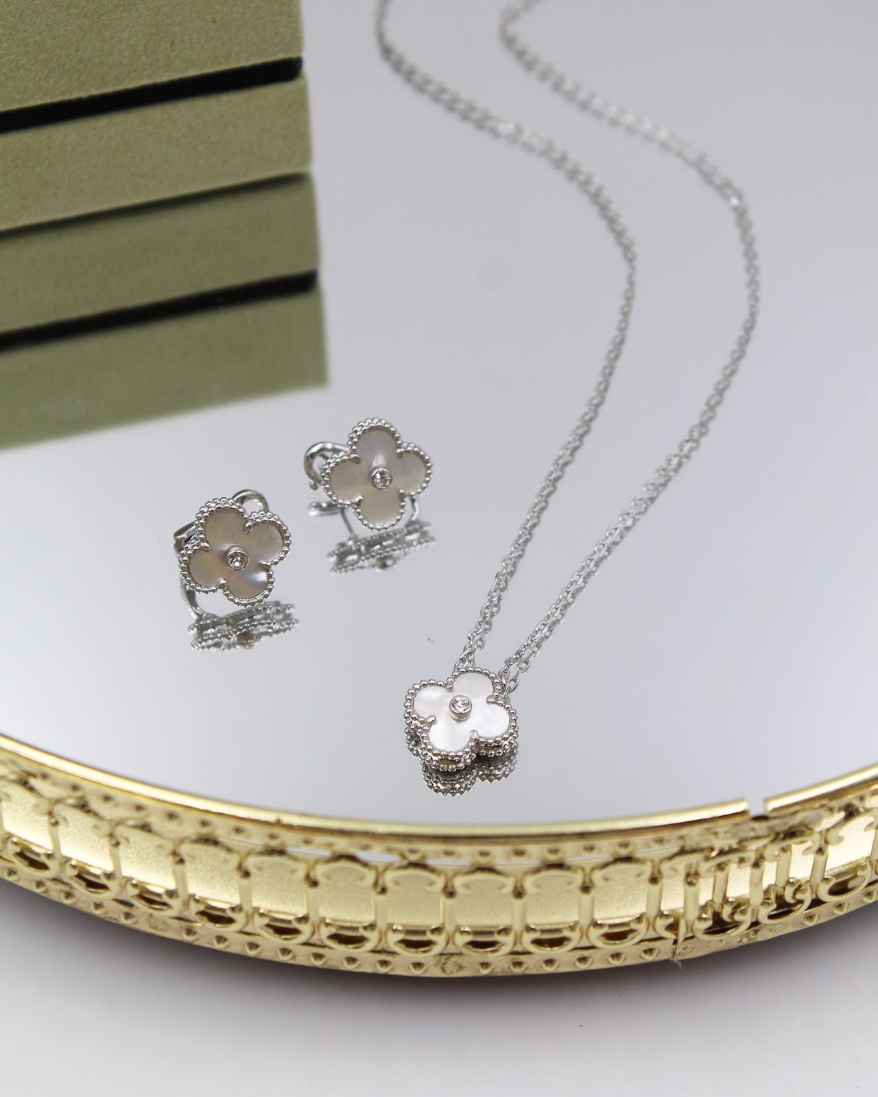 Van cleef jewelry set