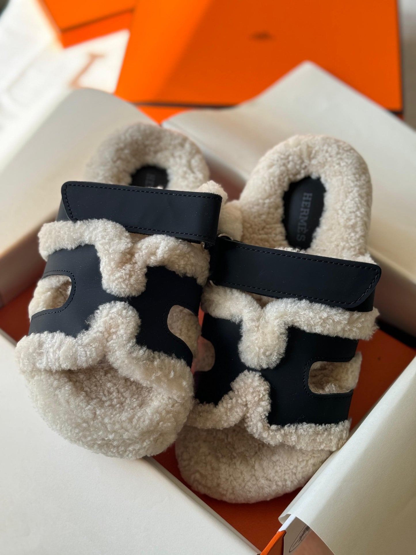 Hermes slippers chypre with fur