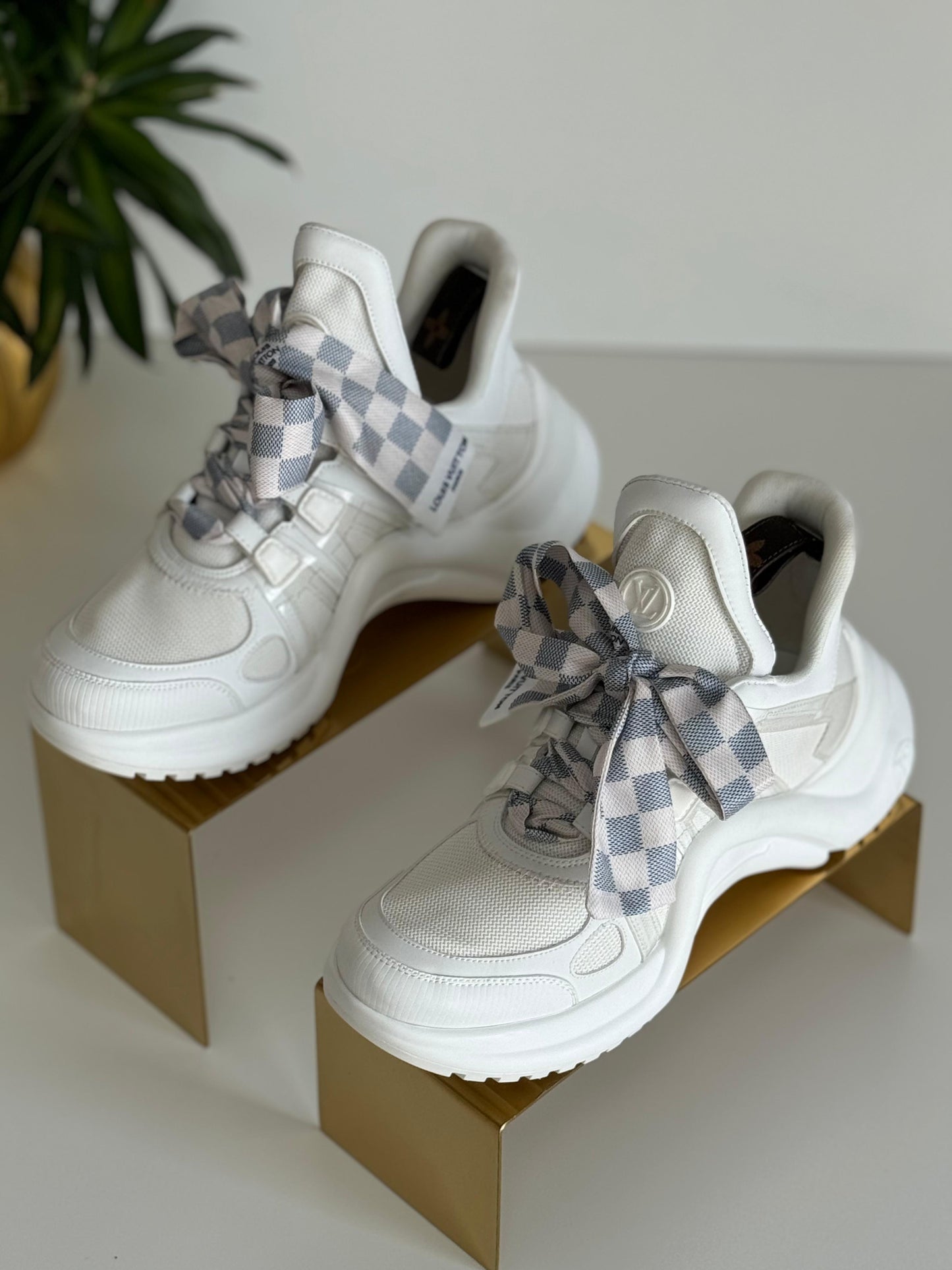 Lv sneakers