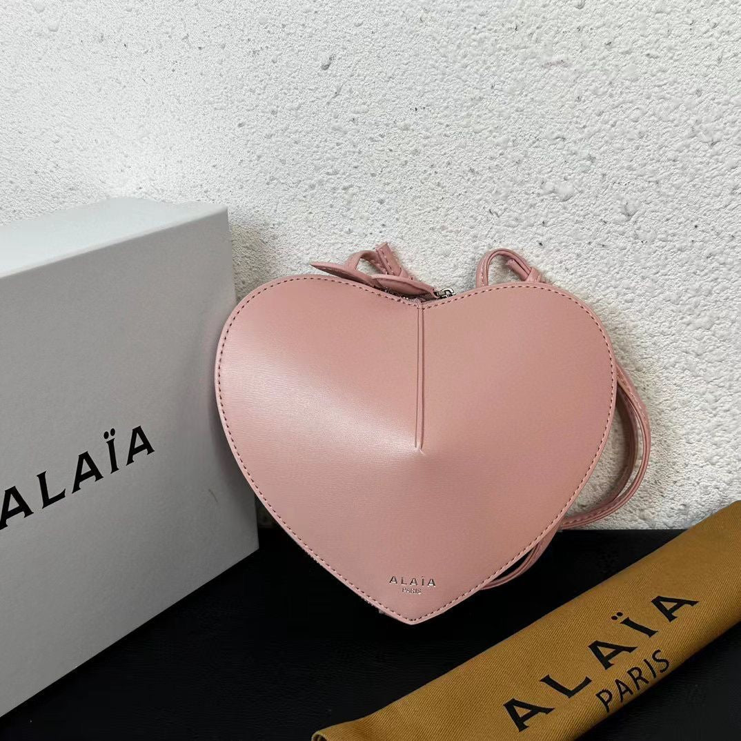 Alaia bag