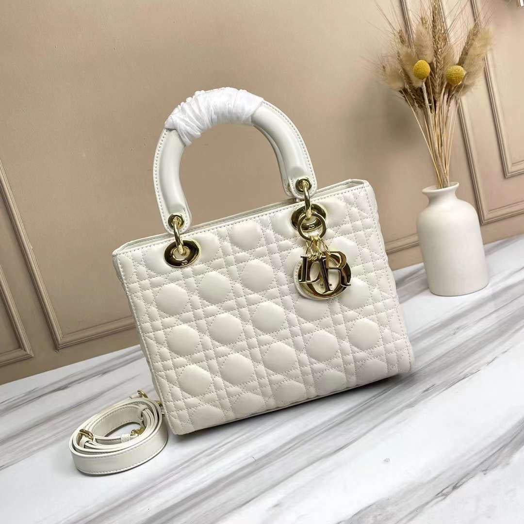 Dior bag 24 cm