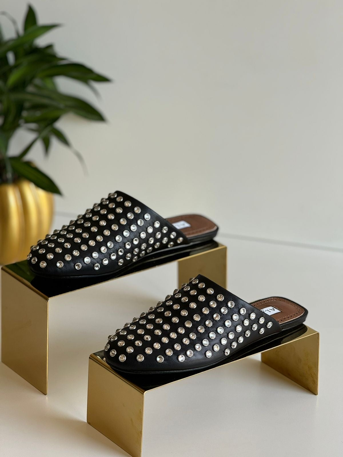 Alaia mules