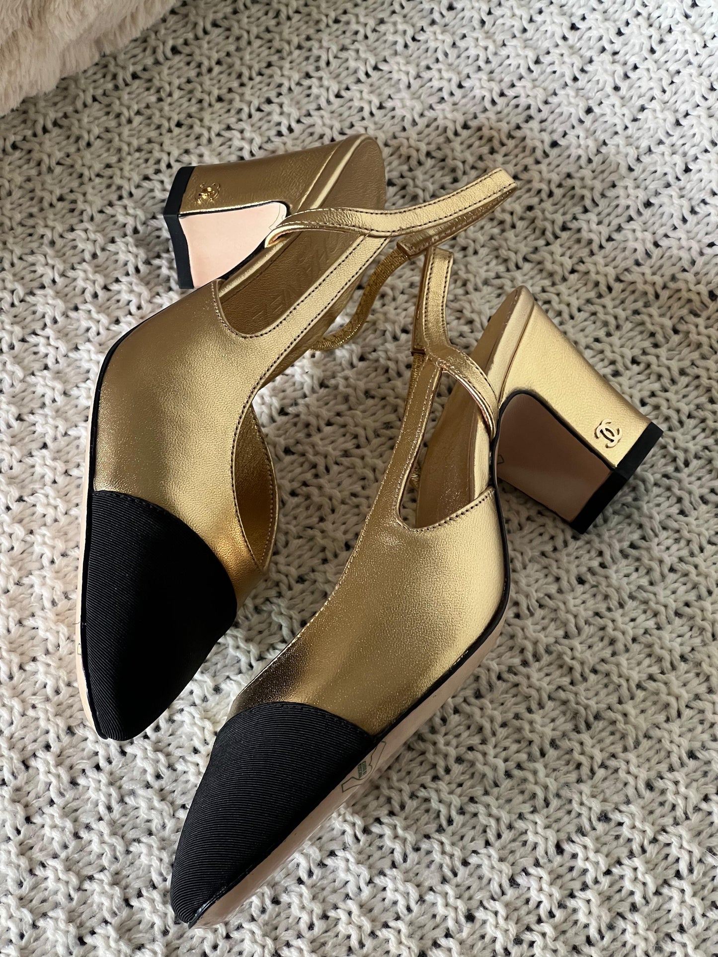 Chanel heels - gold