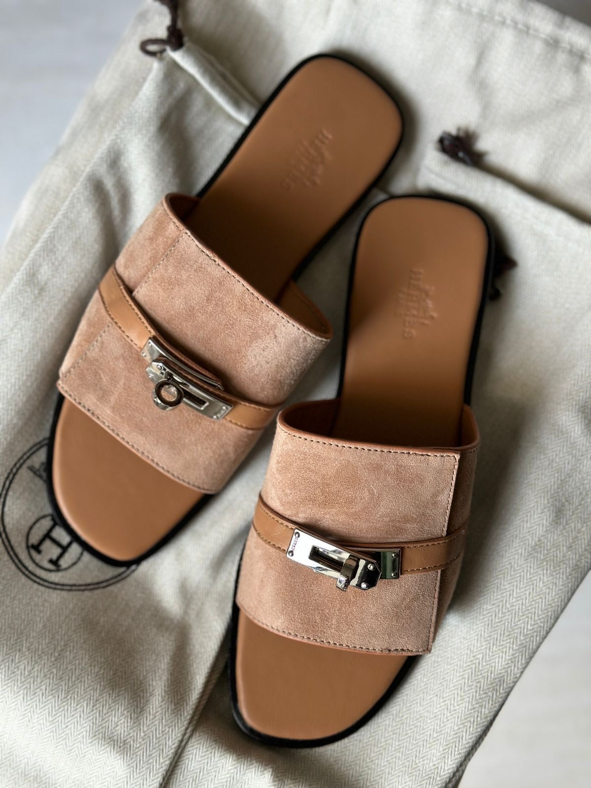 Hermes slippers - beige