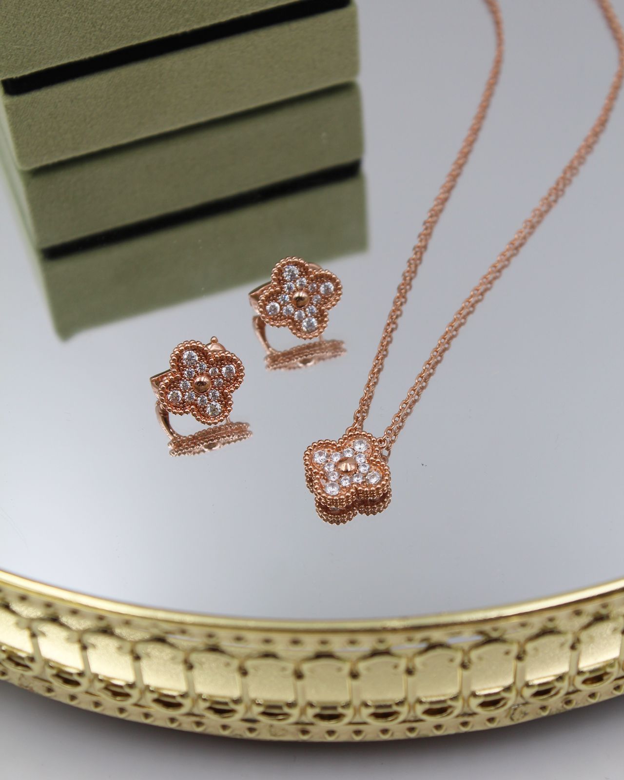 Van cleef jewelry set