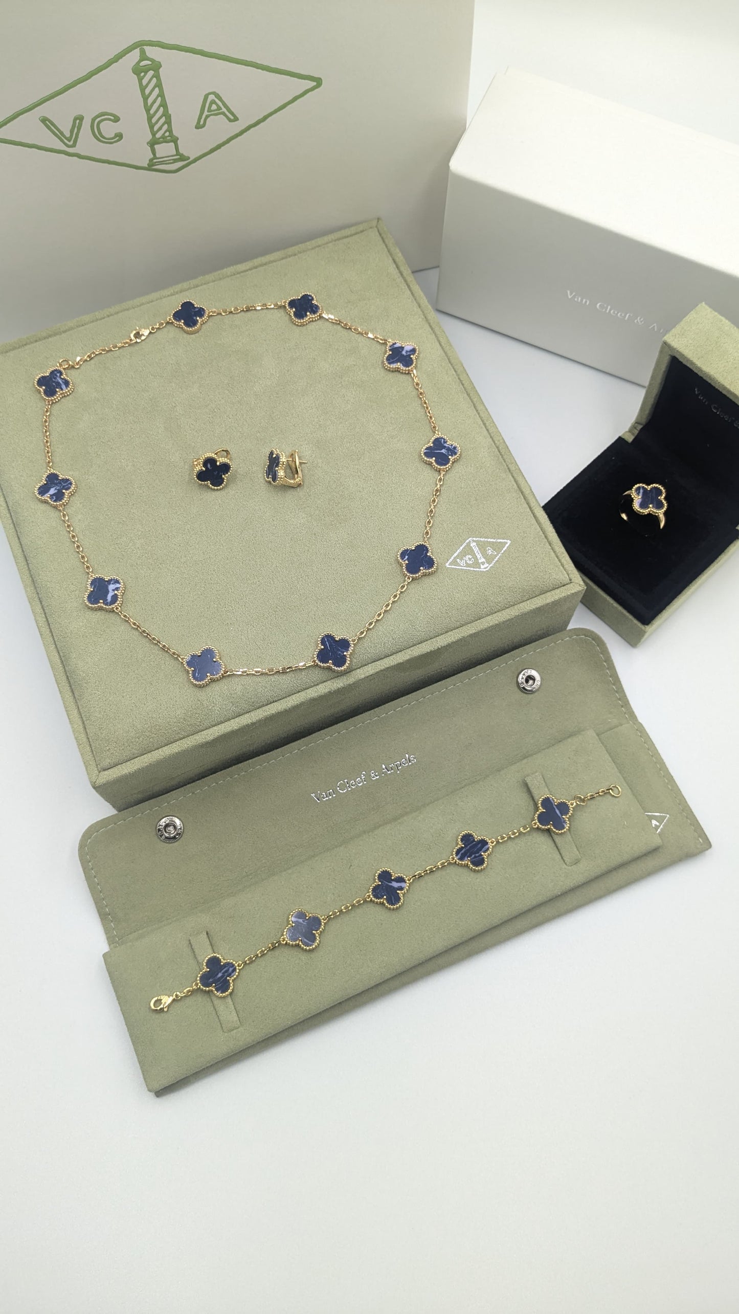 Van cleef jewelry set