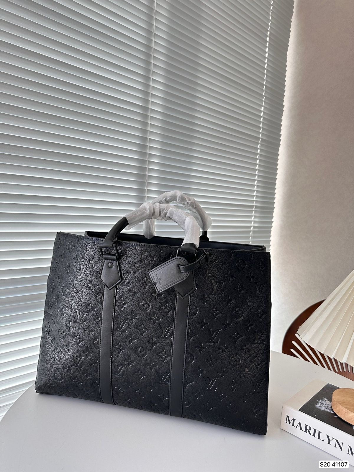 Lv bag - carry bag - laptop