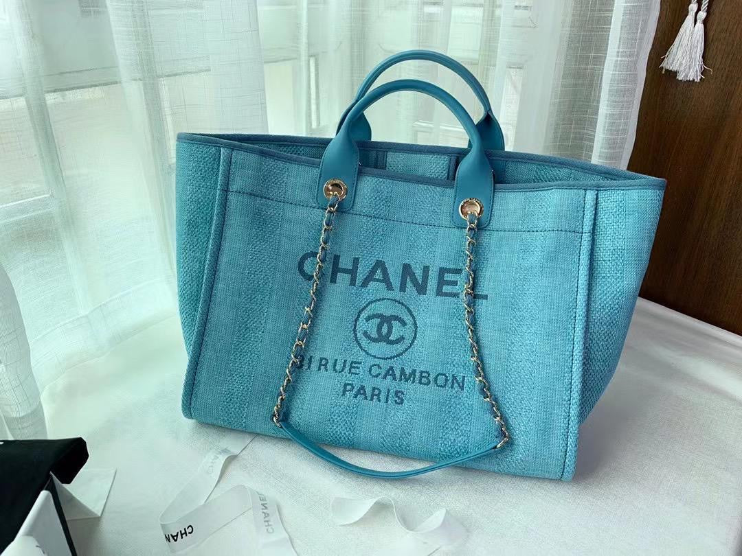 Chanel bag tote