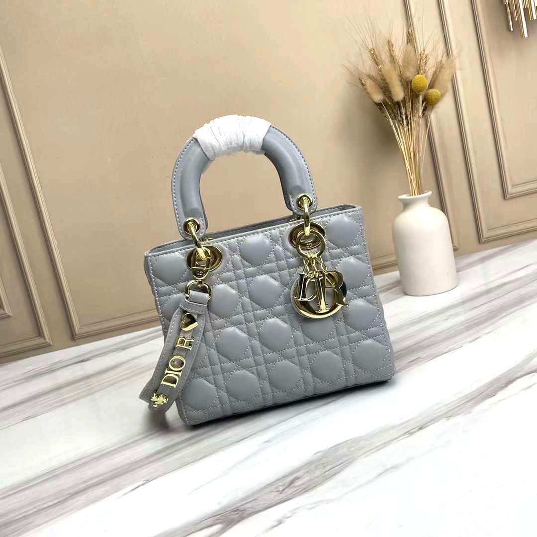 Lady dior bag 20 cm