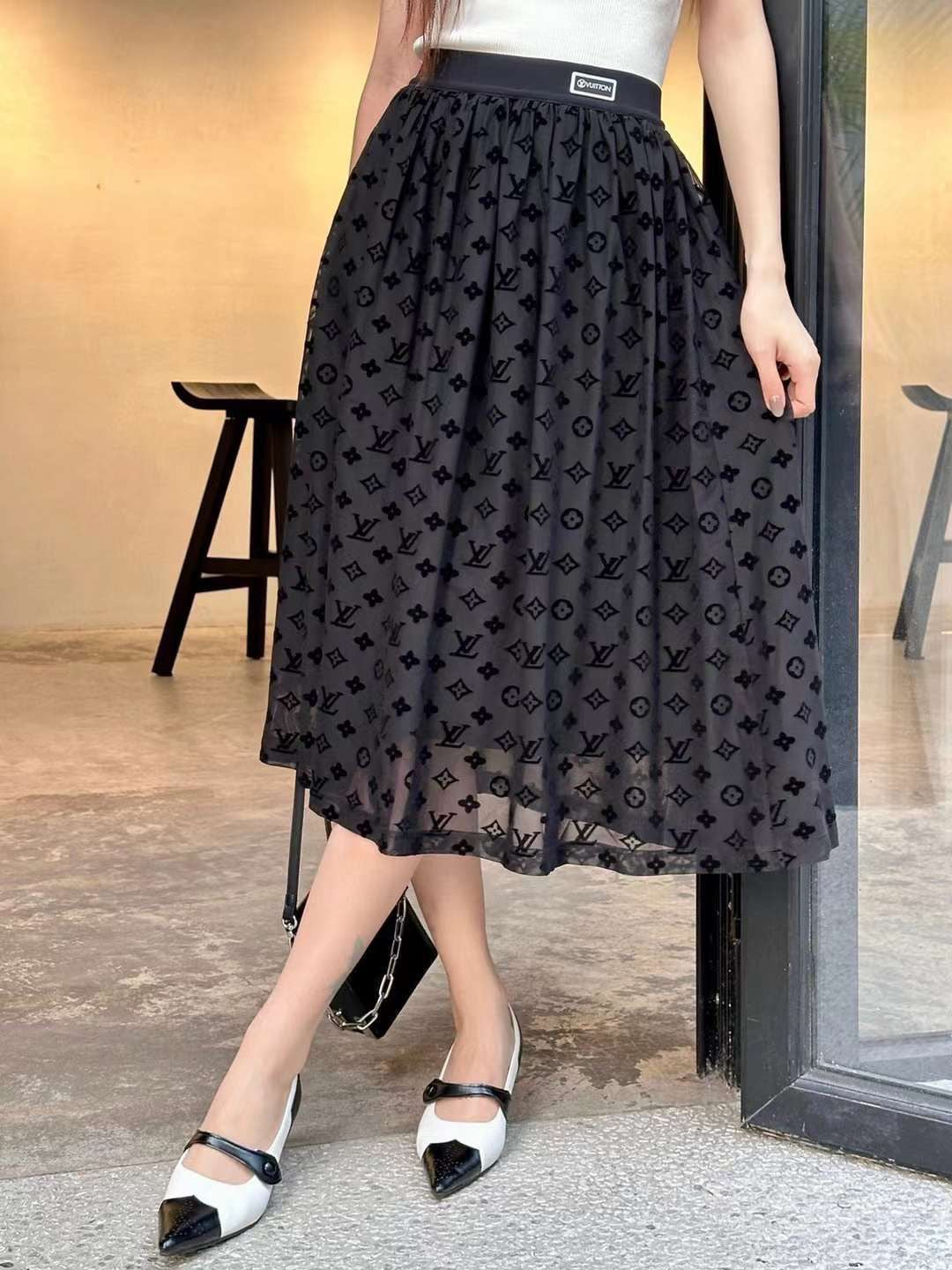 Lv skirt