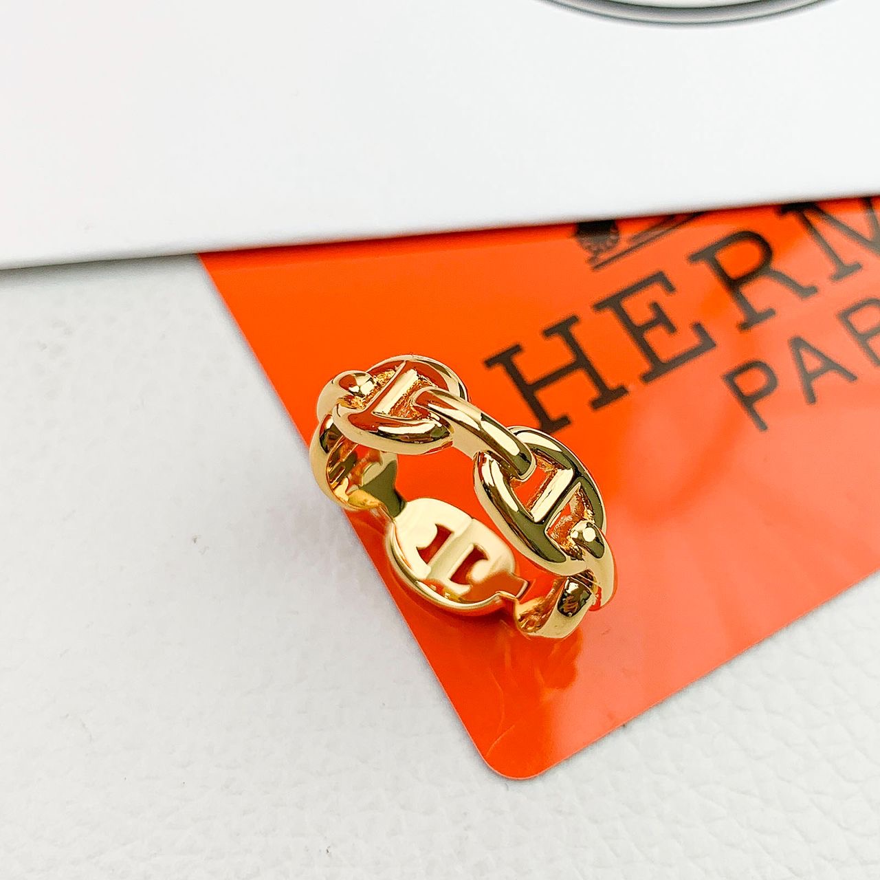 Hermes ring