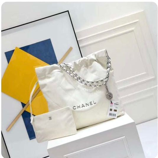 Chanel bag tote