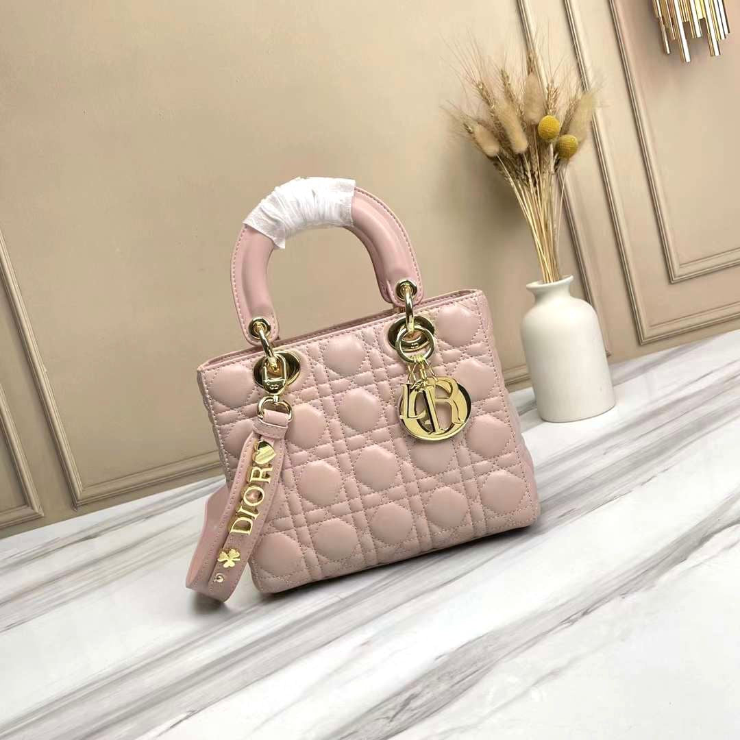 Lady dior bag 20 cm