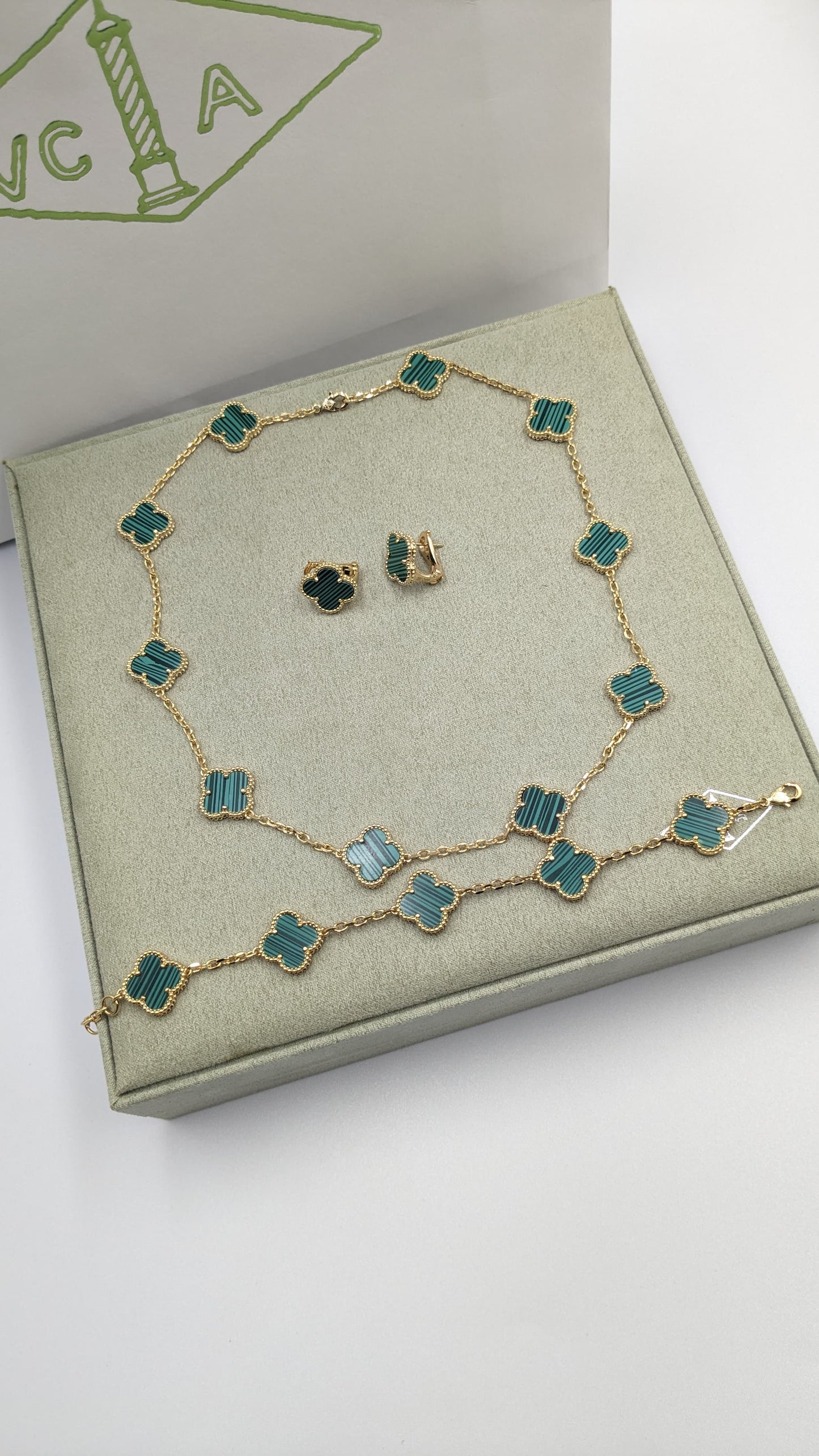 Van cleef jewelry set