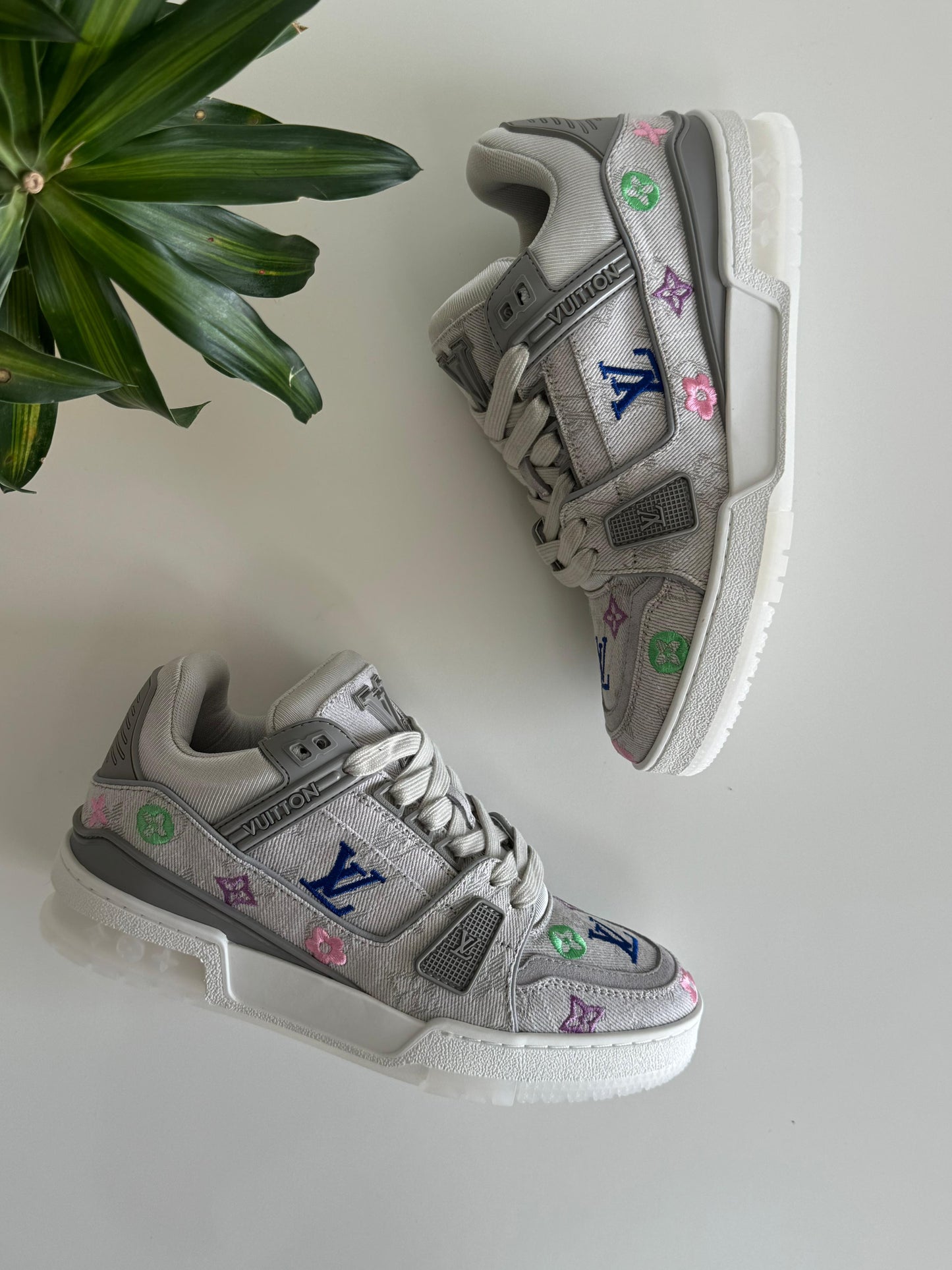 Lv sneakers