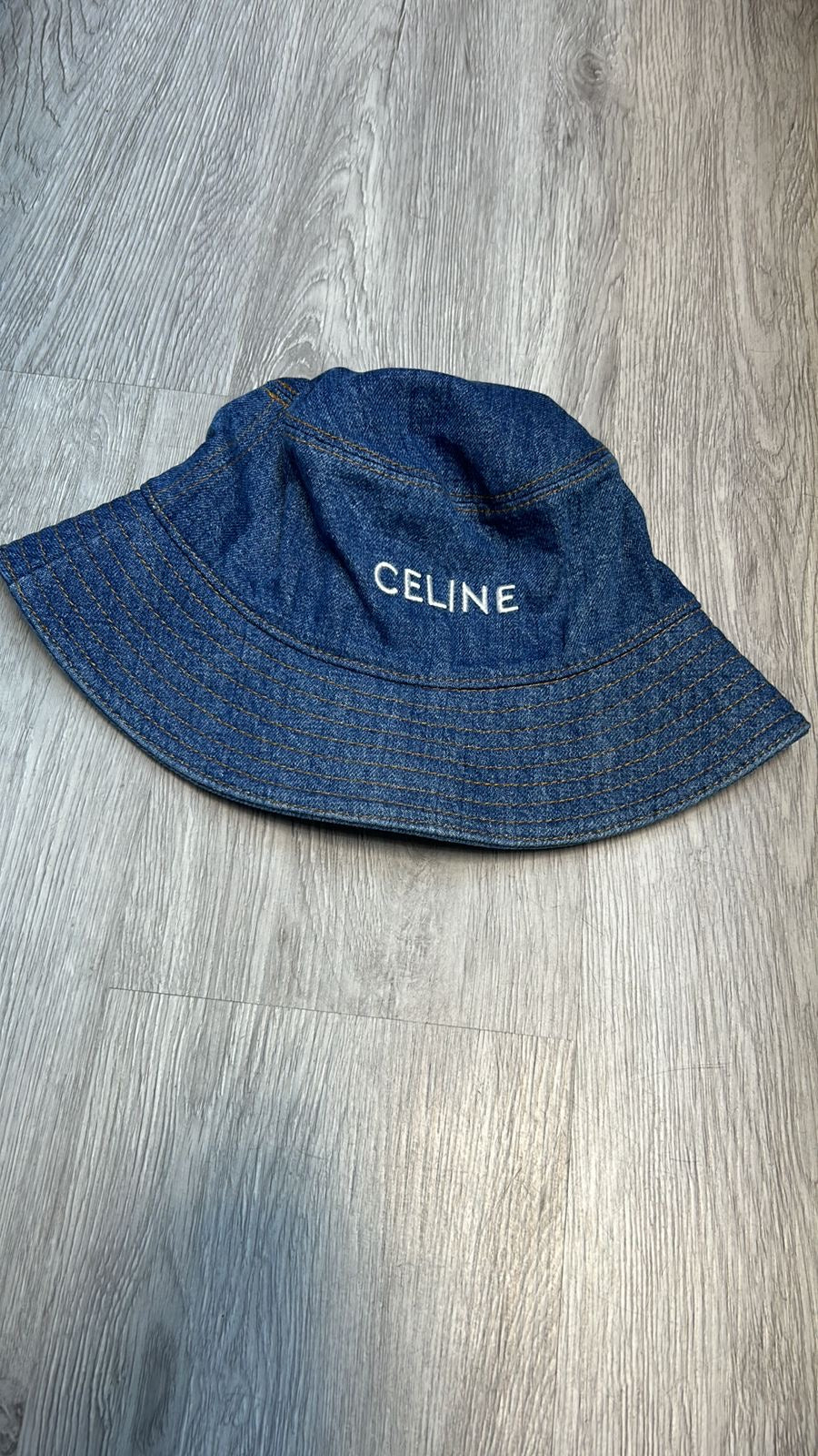 Celine hat