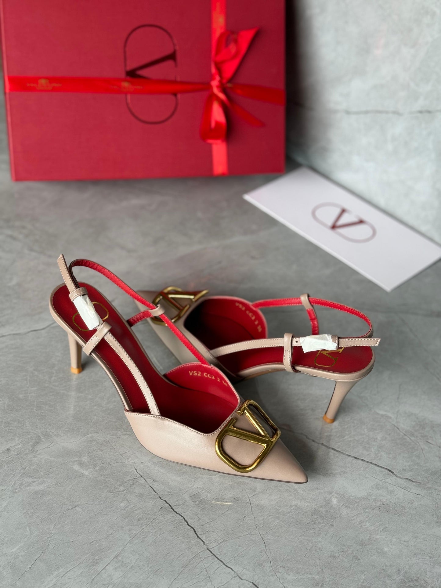 Valentino heels beige