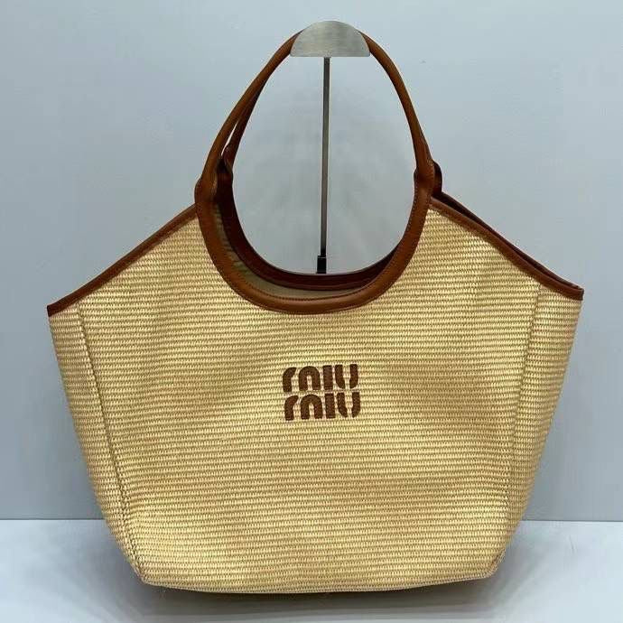 Miu miu bag - tote beach