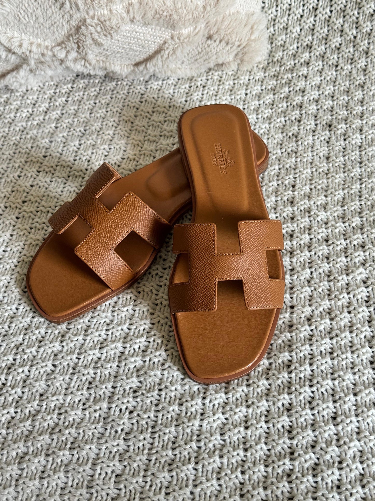 Hermes slippers - brown