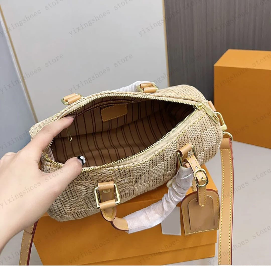 Lv bag - beige