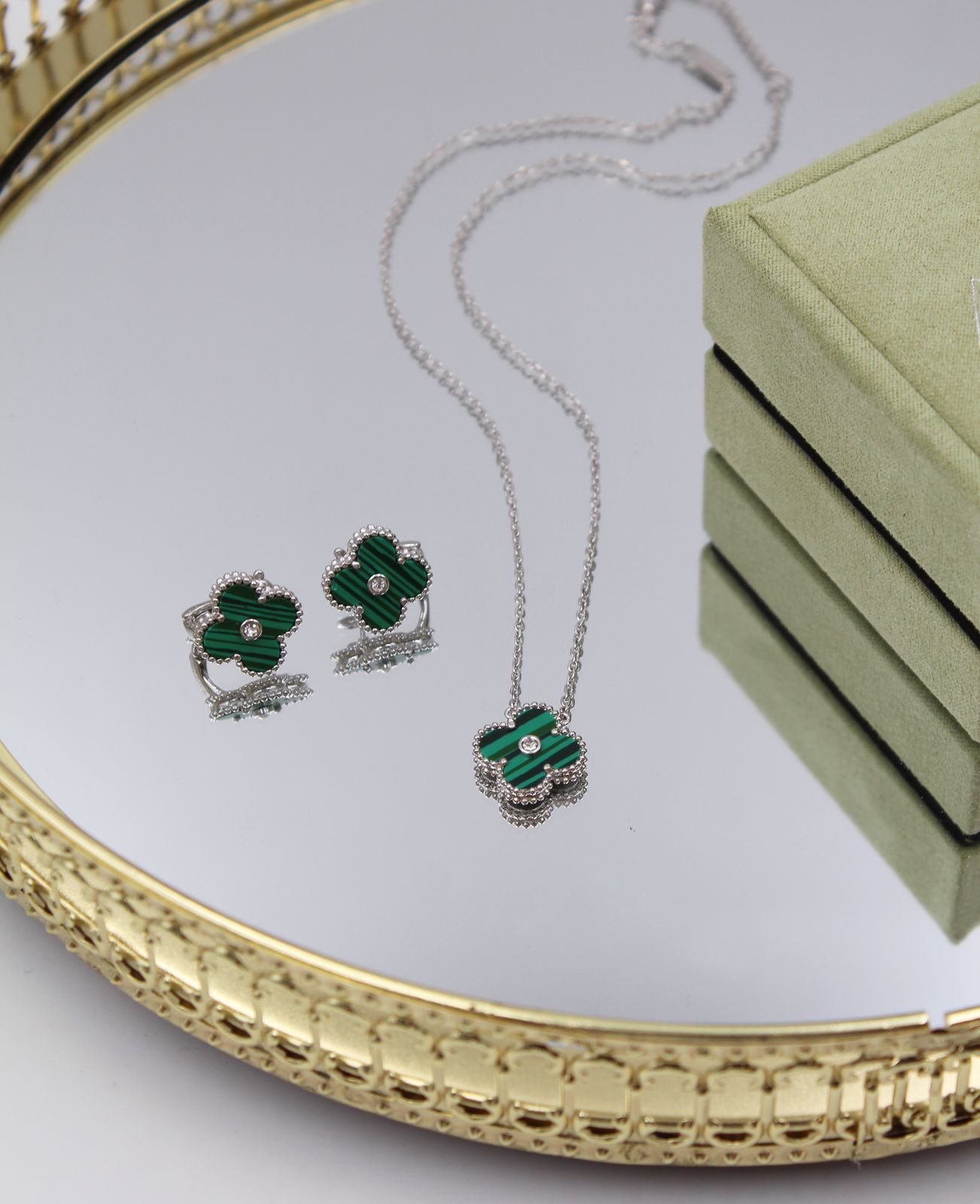 Van cleef jewelry set