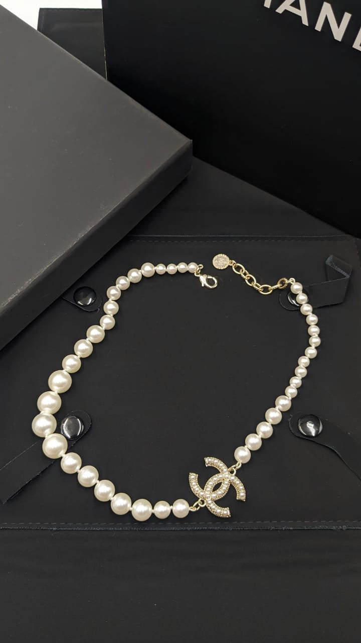 Chanel necklace - pearl