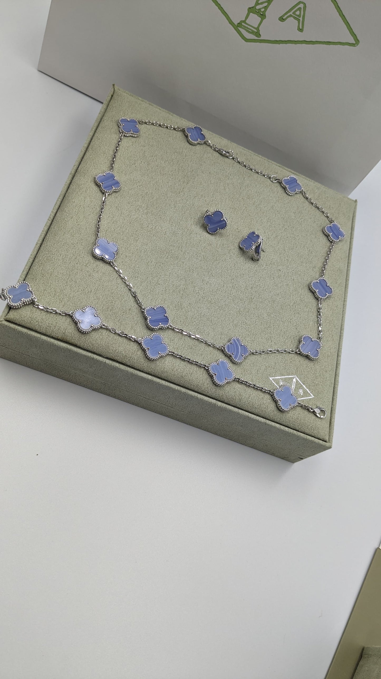 Van cleef jewelry set blue